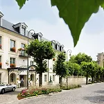 Du Jeu De Paume Chantilly