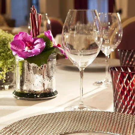 Du Jeu De Paume Chantilly