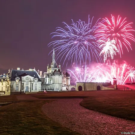 Du Jeu De Paume Chantilly