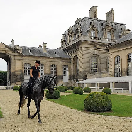 Du Jeu De Paume Chantilly