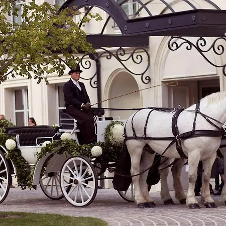 Du Jeu De Paume Hotel Chantilly