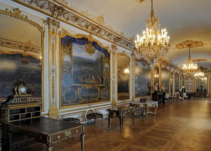 Du Jeu De Paume Szálloda Chantilly